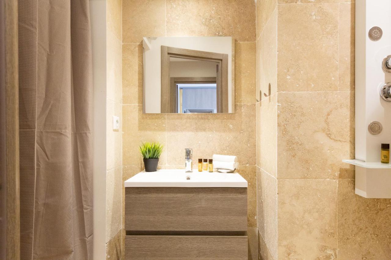 Cozy Nest Apartment คานส์ ภายนอก รูปภาพ