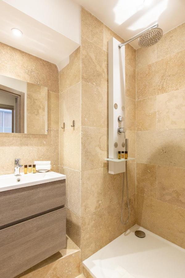 Cozy Nest Apartment คานส์ ภายนอก รูปภาพ